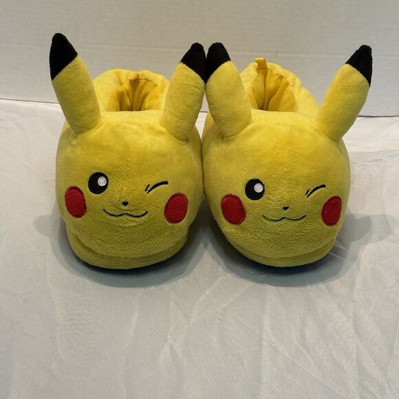 Pokémon Pikachu Kids Plush Slippers Size 2-3 Yellow - Picture 1 of 7